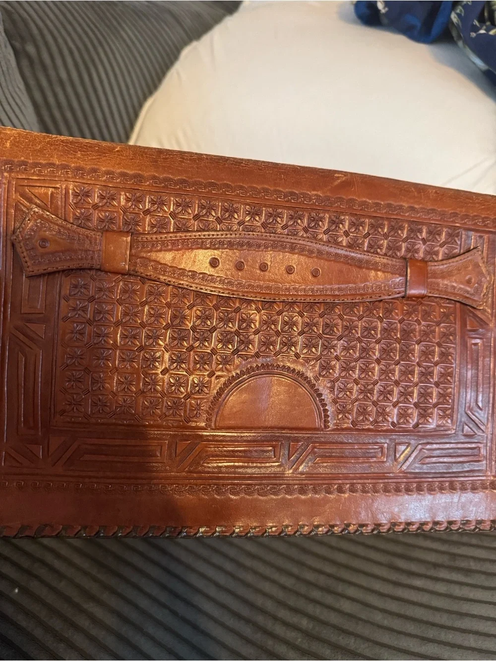 Hand-Tooled Floral Leather vintage clutch/purse in Brown Mexico